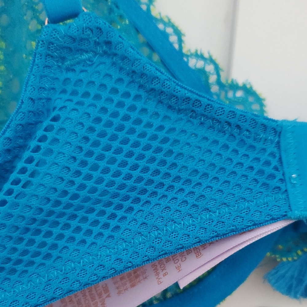 Savage X Fenty Stranded in Lace Plunge Bra. Size 34B NWT - Picture 8 of 10